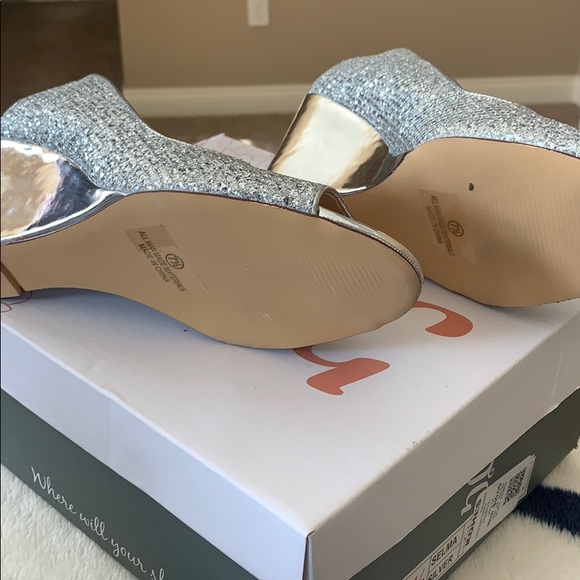 Heels - Picture 3 of 3